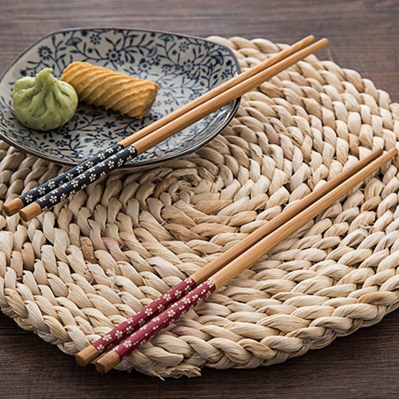 可重复使用的碳化竹筷子100%可生物降解