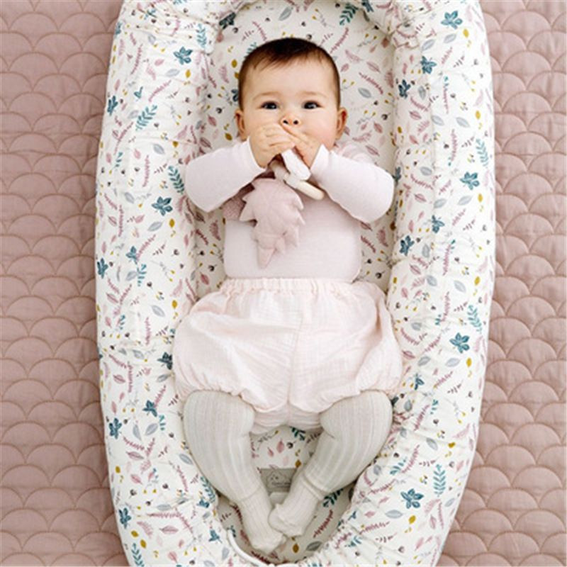 100%纯棉便携式婴儿床和摇篮婴儿新生儿窝多用途婴儿床