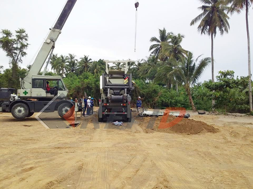 用于石材和建筑垃圾回收的移动式破碎机