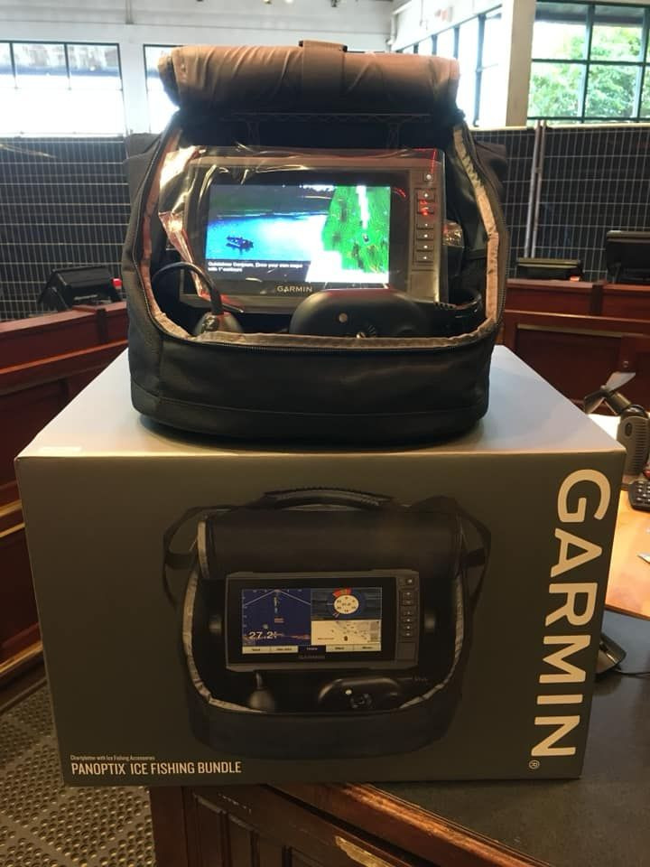 Garmin Panoptix LiveScope冰上钓鱼包括ECHOMAP Plus 93sv声纳