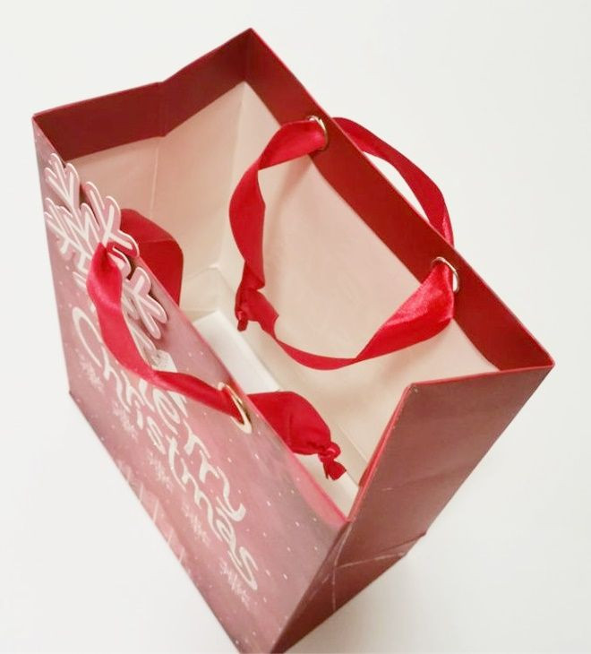 用于包装礼物的高品质圣诞纸制礼品袋